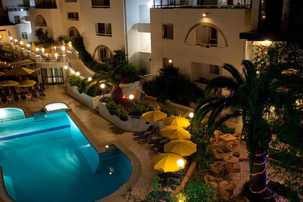Club Salina Wharf Aparthotel Qawra Ngoại thất bức ảnh