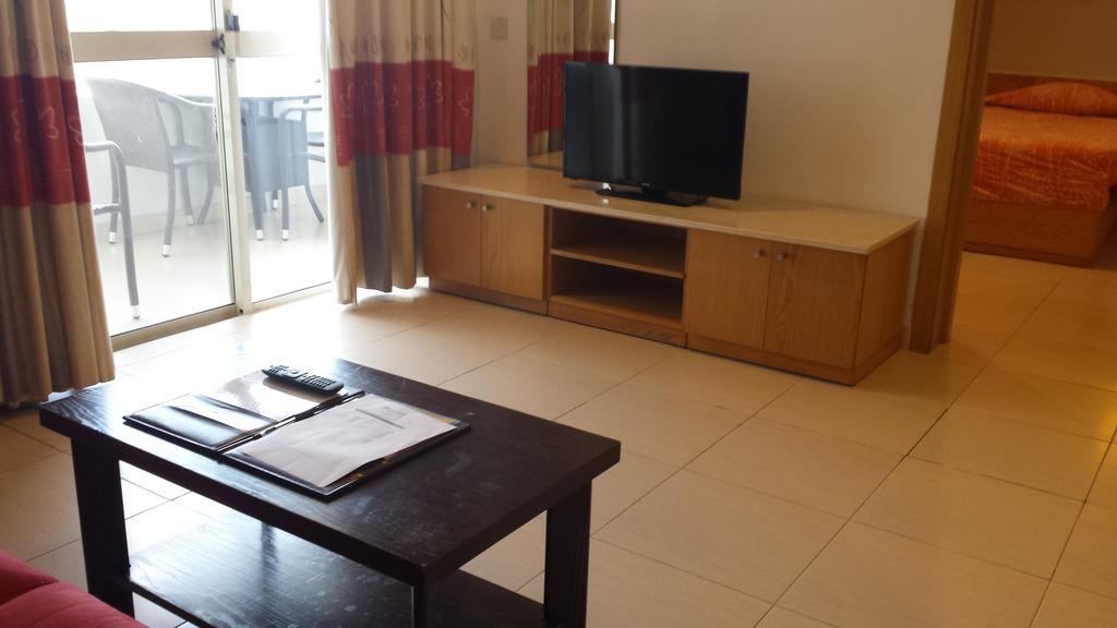 Club Salina Wharf Aparthotel Qawra Ngoại thất bức ảnh